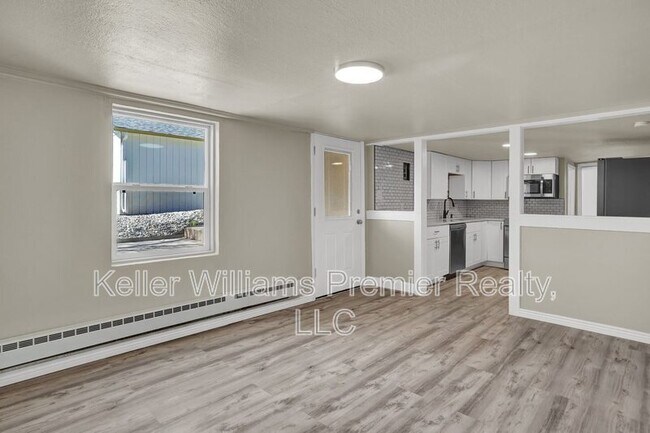 Building Photo - 730 North Meade Ave