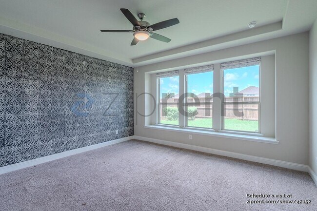 Building Photo - 18818 Lake Ridge Dr