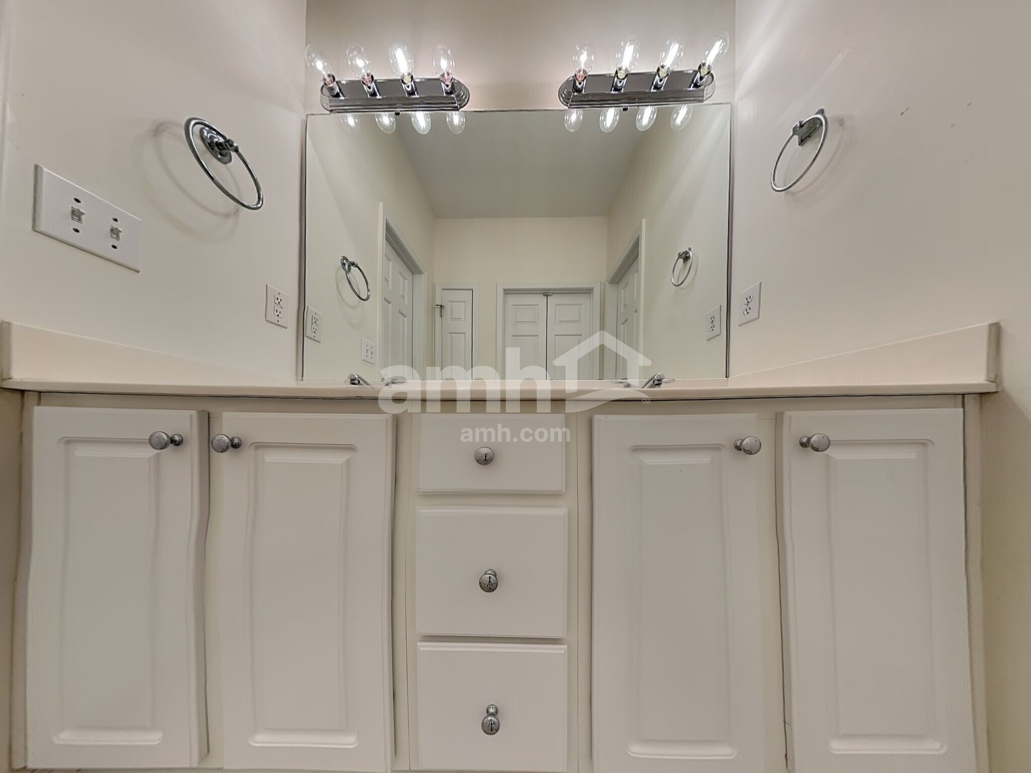 Building Photo - 220 Marino Pl