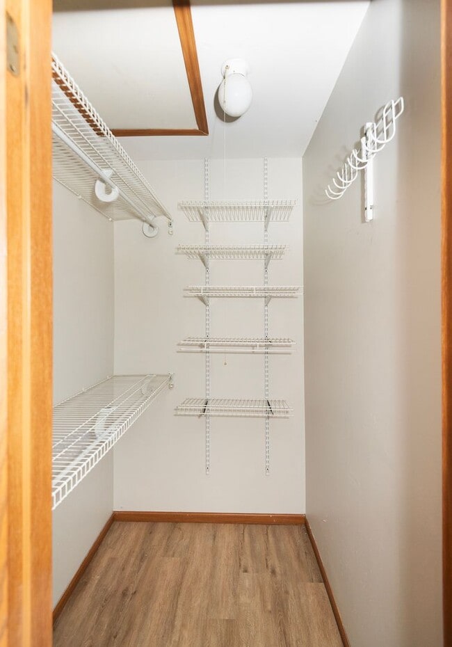 Building Photo - Spacious 2-Bedroom, 2.5-Bathroom Home