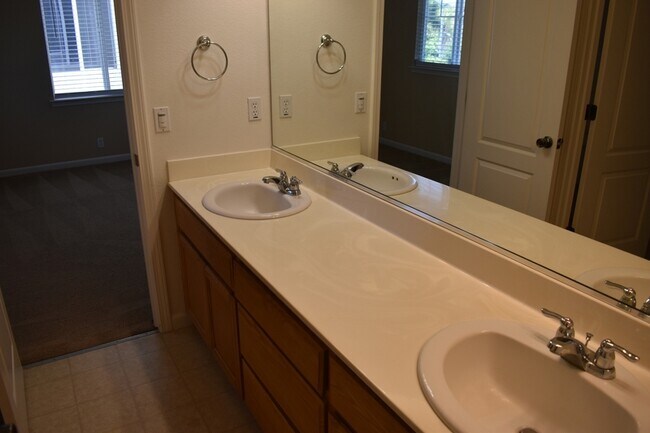 Building Photo - 1220 CAVALAIRE Ct