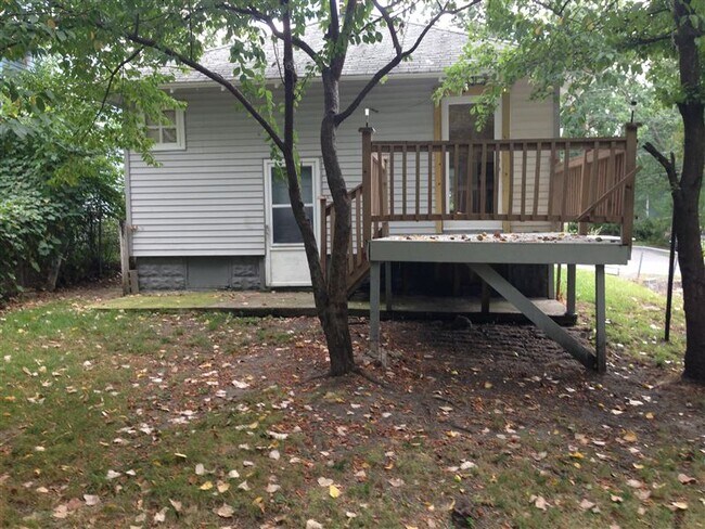 2 br, 1 bath House - 259 Fox St SW - 259 Fox St SW Grand Rapids MI ...
