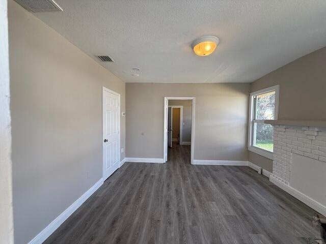 Building Photo - 400 Metcalf Ct