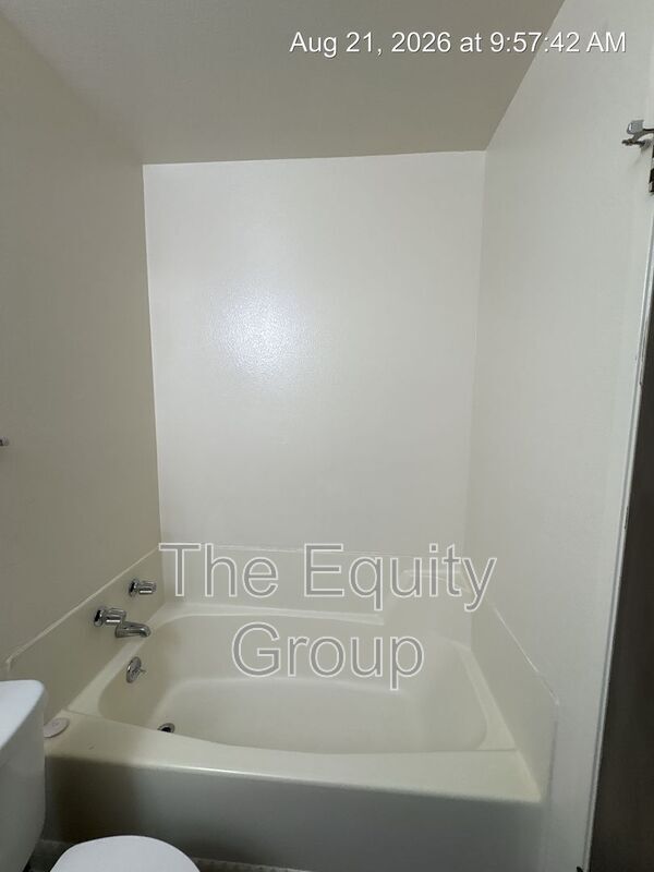 Building Photo - 3533 S County Center Dr