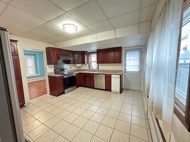 Building Photo - 36 Wolcott St