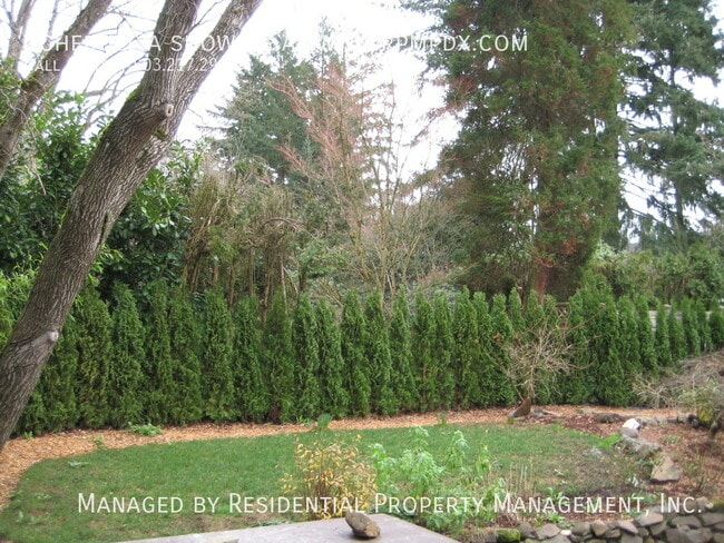 Building Photo - 7730 SW 87th Ave