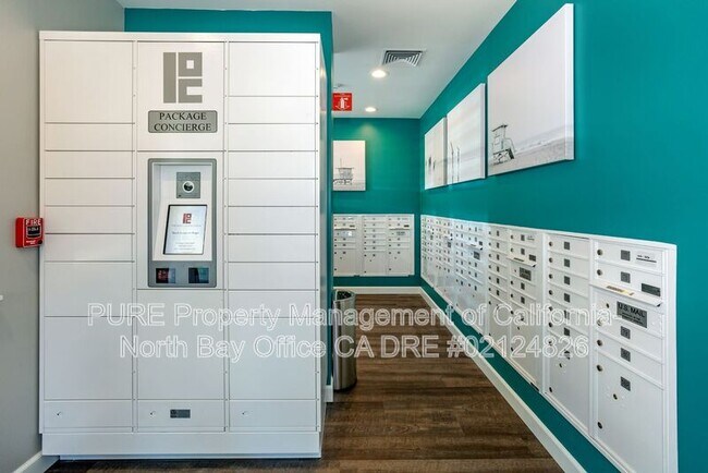 Building Photo - 785 Baywood Dr
