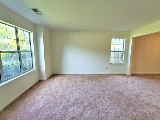 Building Photo - 190 Radner Run