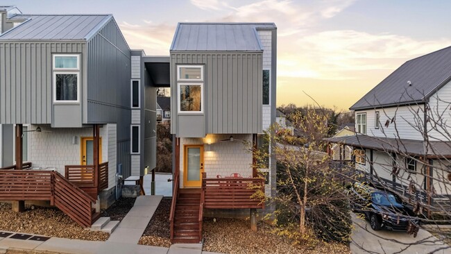 Building Photo - 207 Old Mountain Rd