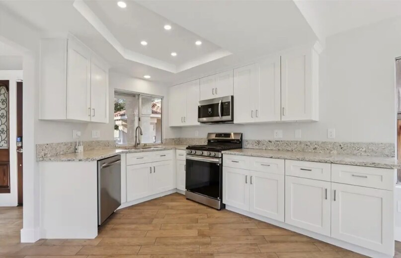 Building Photo - 16021 Augusta Dr