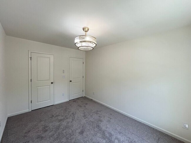 Building Photo - 2047 Trailside Dr