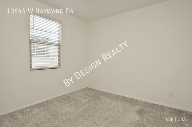 Building Photo - Like-New 4BR/3BA Corner Lot Home in Gladde...