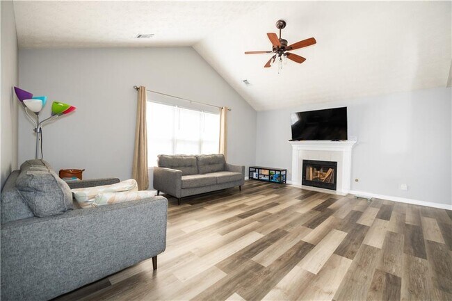 Building Photo - 599 Rivulett Ct