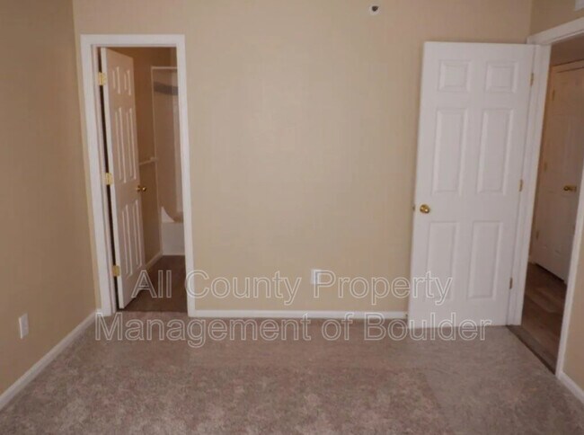 Building Photo - 1830 W Centennial Dr