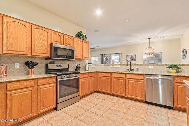 Building Photo - 31748 N Blackfoot Dr