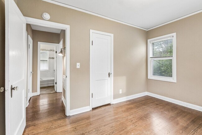 Building Photo - 3620 N 61st St