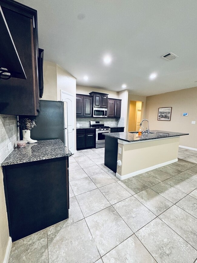 Building Photo - 1603 Laguna Meadows Tr