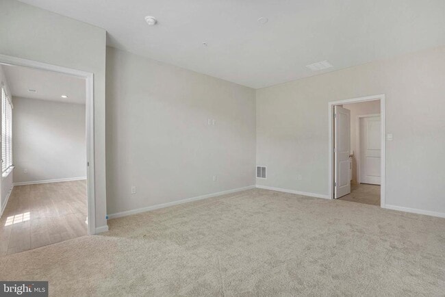 Building Photo - 496 Hanson St