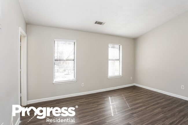 Building Photo - 792 Greenhedge Dr
