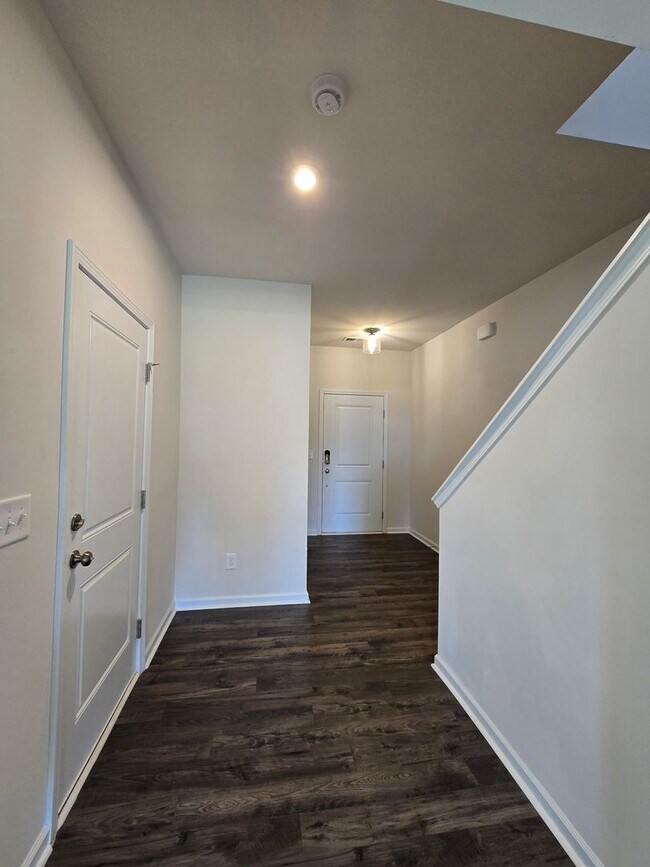 Building Photo - 1032 Crescent Moon Lp