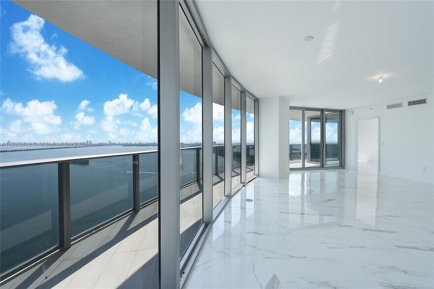 Building Photo - 488 NE 18th St