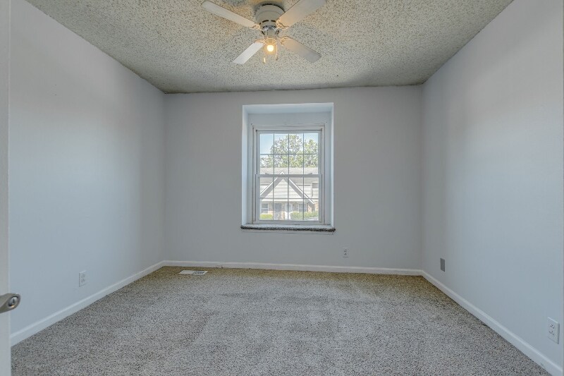 Building Photo - 3880 Priest Lake Dr