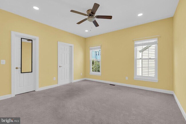 Building Photo - 46855 Willowood Pl