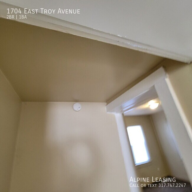 Building Photo - 1704 E Troy Ave