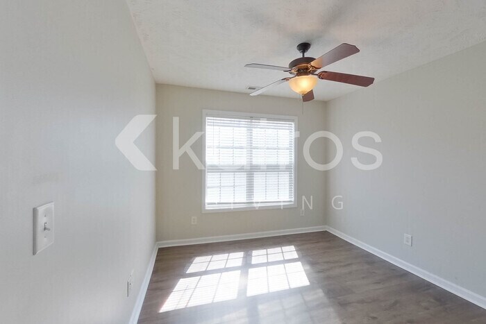 Building Photo - 135 Hillandale Rd