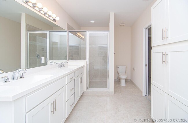 Building Photo - 14388 Emerald Pl Wy