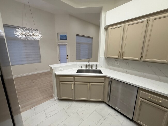 Building Photo - Fully Remodeled 2bed/2bath Townhouse.