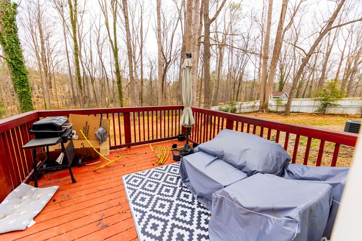 Building Photo - 917 Chartley Dr SW