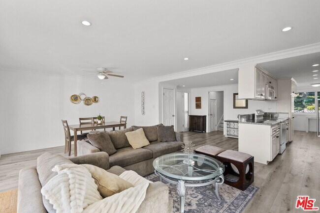 Building Photo - 23924 De Ville Way