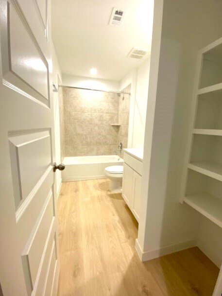 Building Photo - 4971 Edgewood Dr