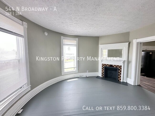 Primary Photo - 544 N Broadway-A