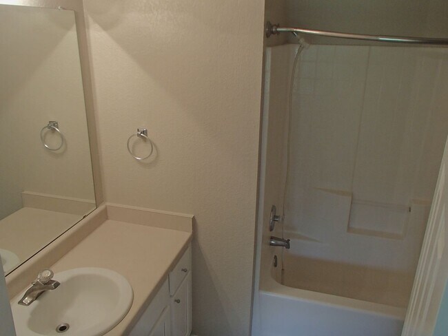 Building Photo - 1026