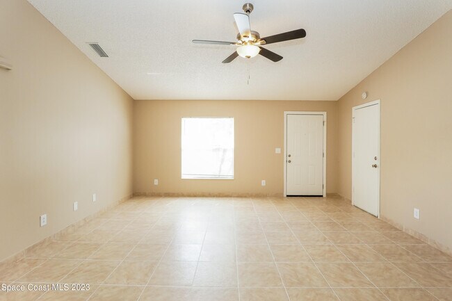 Building Photo - 502 Whitehall Ave SW