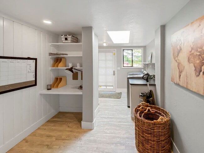 Building Photo - Garfield House: Fully Furnished House, Large private lot across from Golf Course $300 Utility Fee