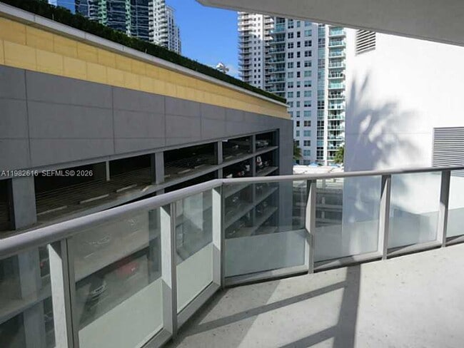 Building Photo - 1300 Brickell Bay Dr