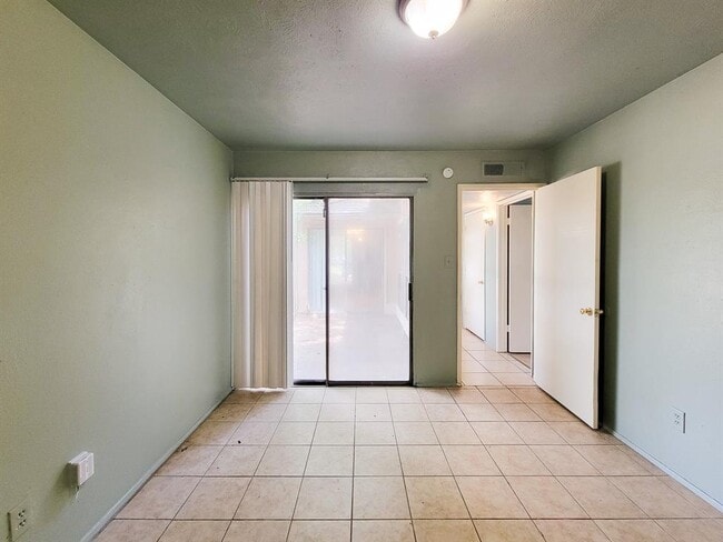 Building Photo - 17423 Ranch Country Rd