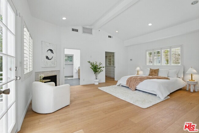 Building Photo - 5220 Melvin Ave