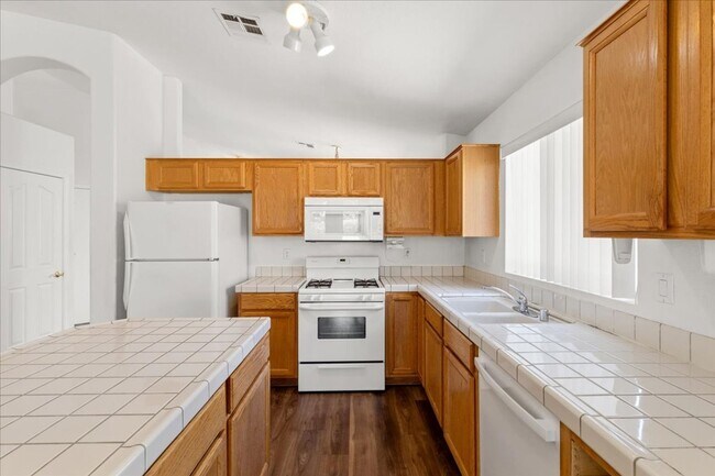 Building Photo - Summerlin North Amazing 3 Bedroom Home wit...