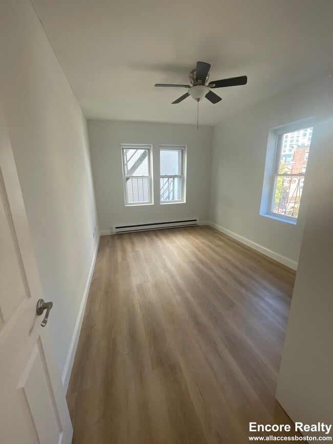 Building Photo - 111 Norway St