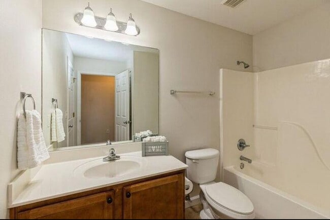 Building Photo - 25 Trevor Dr