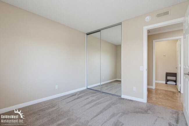 Building Photo - Comfortable 3Bdm 2Ba Condo in Oceanside!