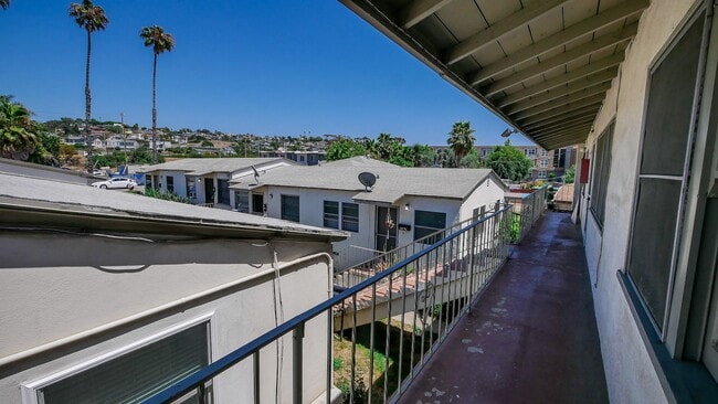 Building Photo - 2nd Floor 1 bedroom 1 bath apartment in PB - 1 CAR GARAGE
