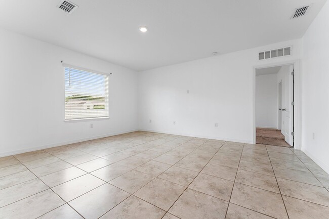 Building Photo - 1053 SW Coleman Ave