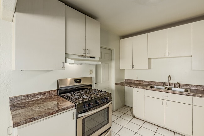 Building Photo - 2823 W Keim Dr