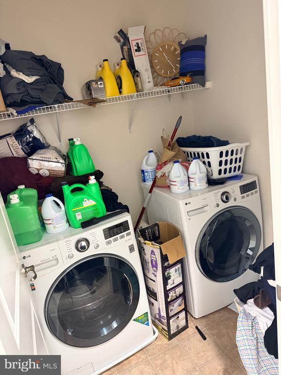 Building Photo - 7413 Matapan Dr