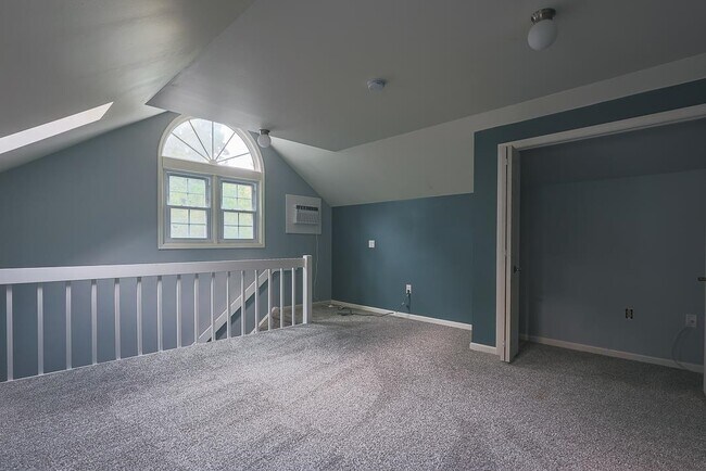 Building Photo - 1465 Hooksett Rd